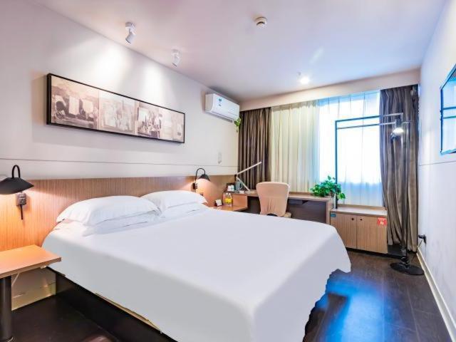 Jinjiang Inn Select Hangzhou Binjiang University Town Puyan Metro Station Exterior photo